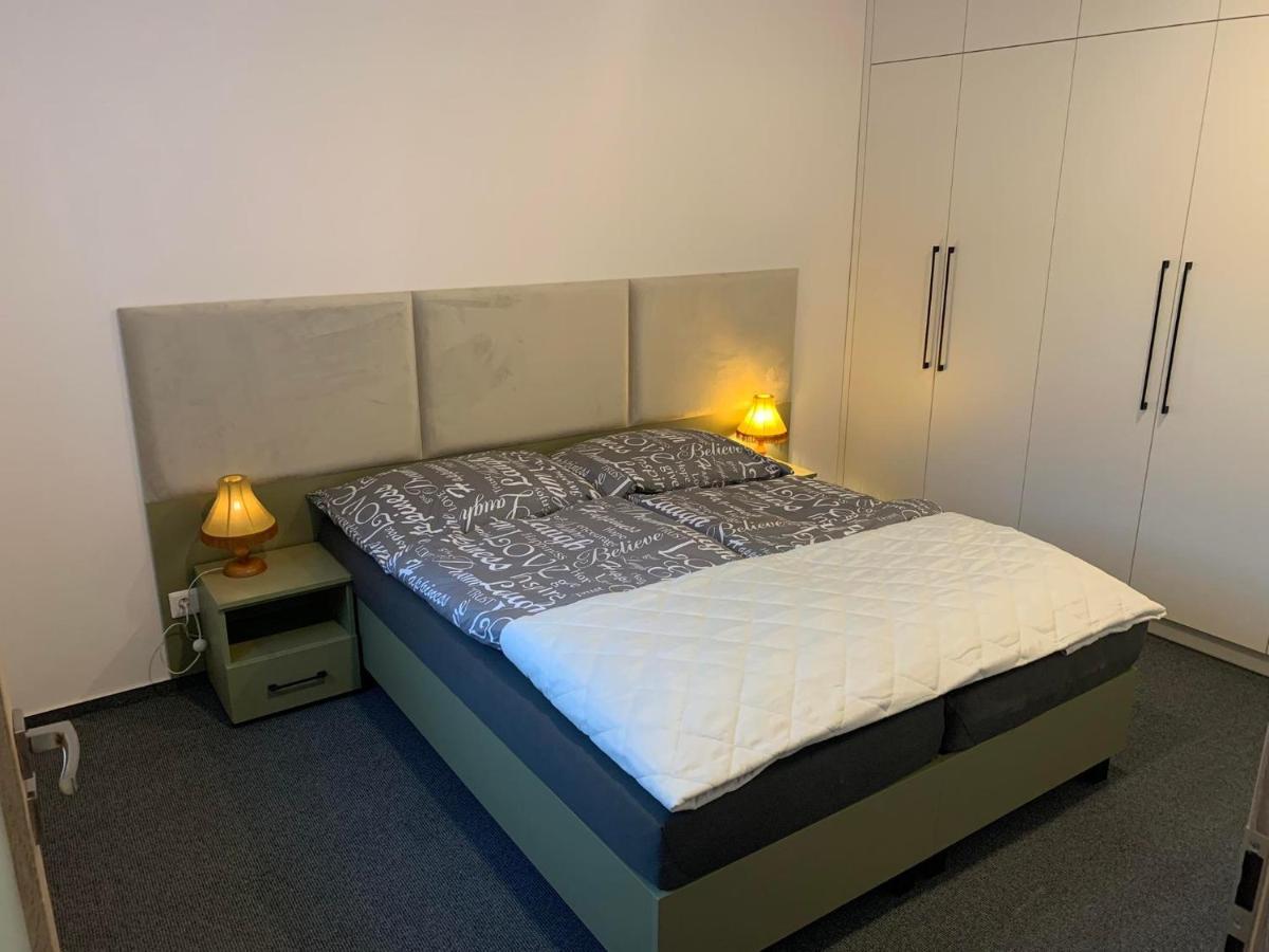 Liptovský Mikuláš Apartman Juraj מראה חיצוני תמונה